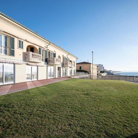 Suite Vista Mare San Vincenzo Eksteriør billede